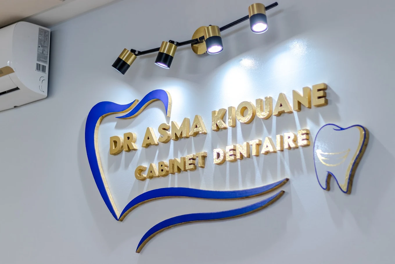 Logo Dr Asma Kiouane Cabinet Dentaire